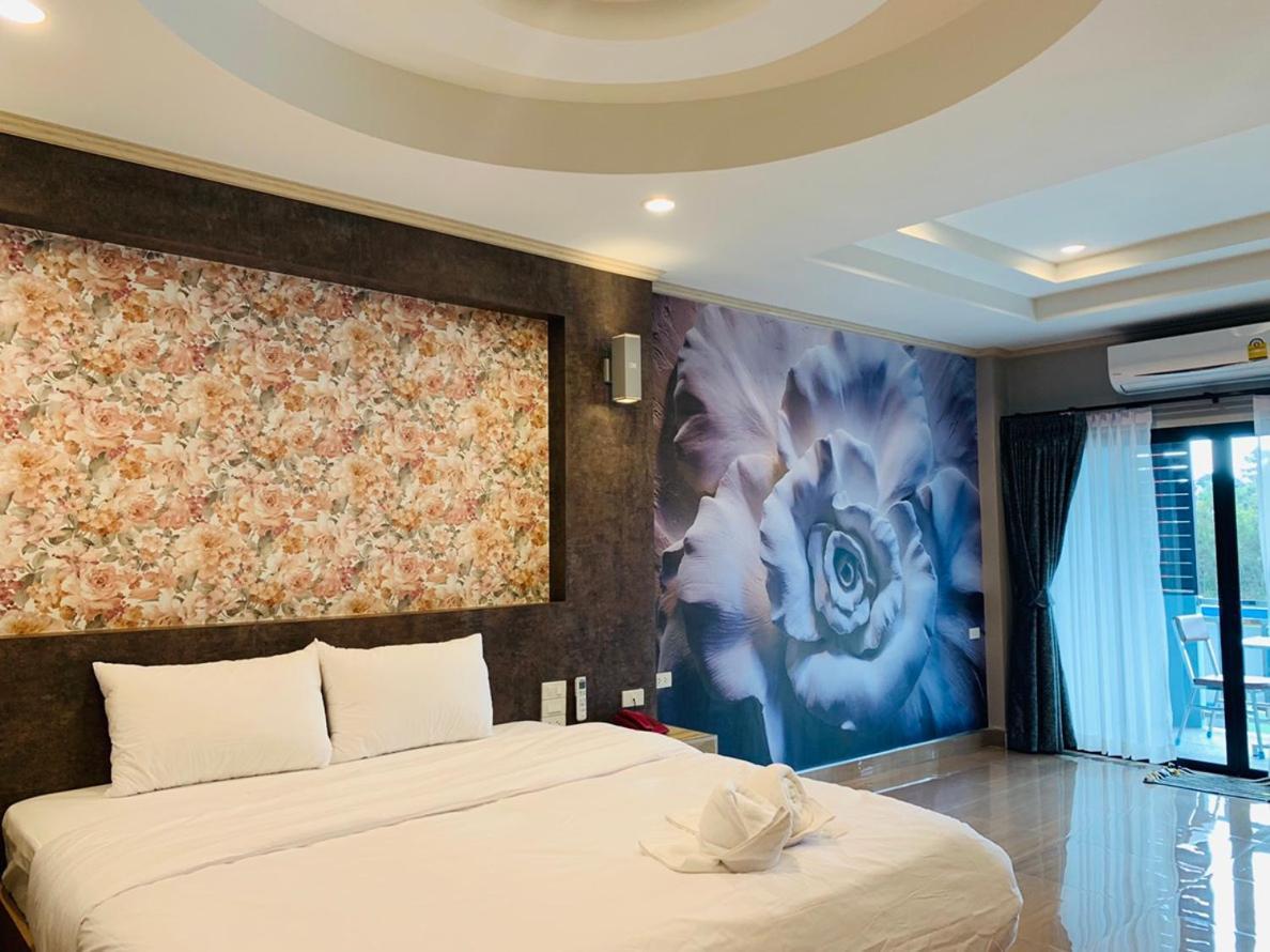 โรงแรมมาลินี Surin Exteriör bild