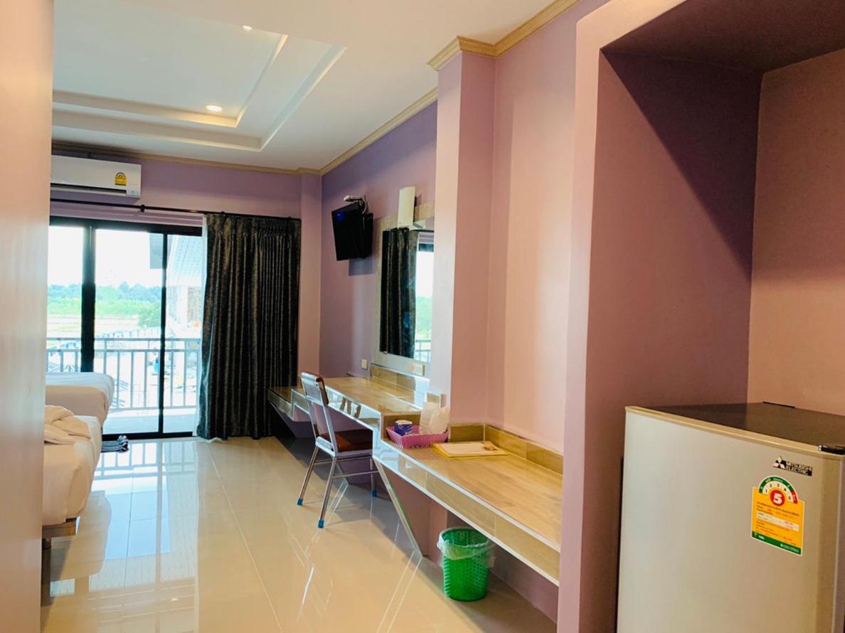 โรงแรมมาลินี Surin Exteriör bild