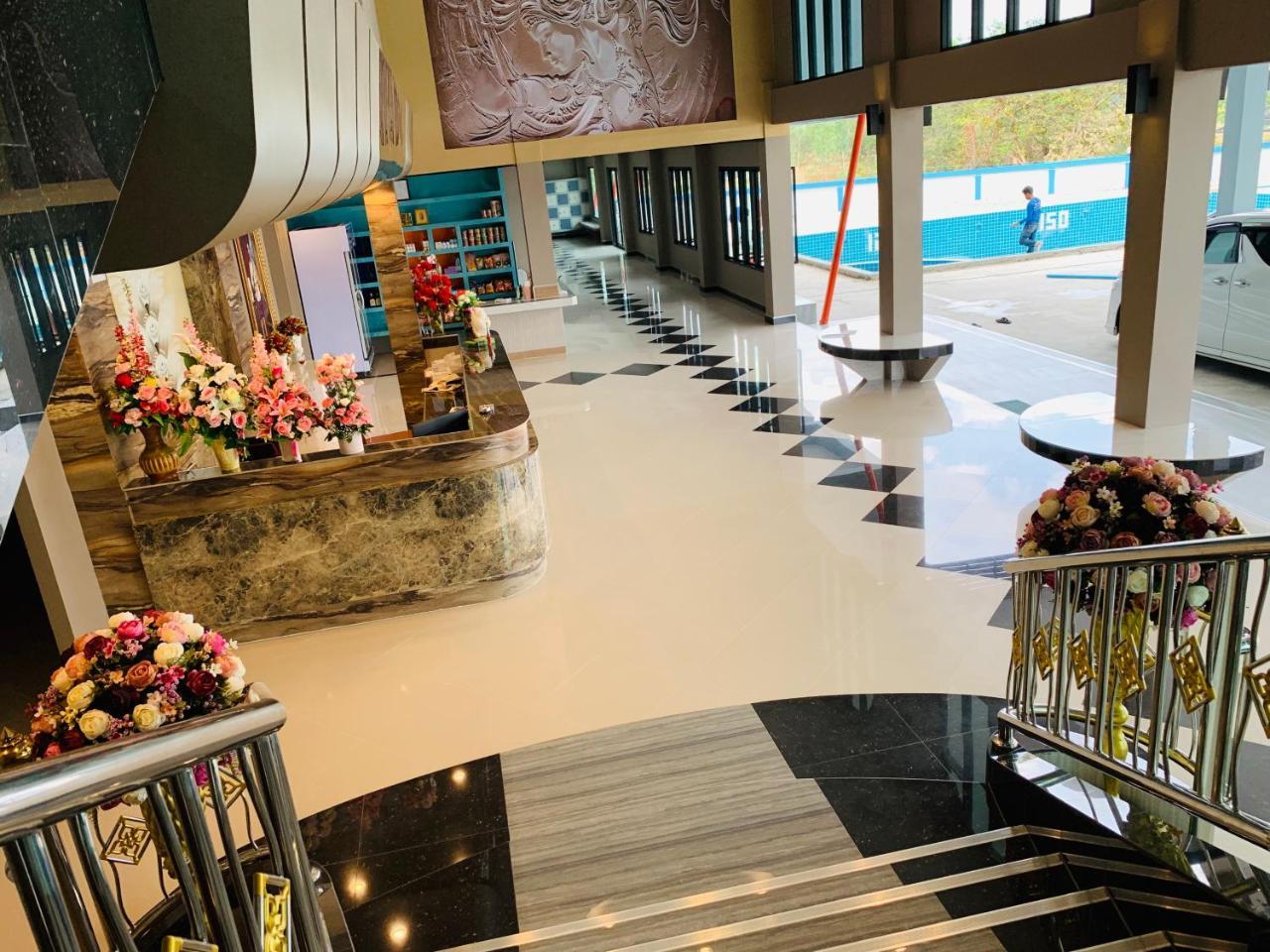 โรงแรมมาลินี Surin Exteriör bild