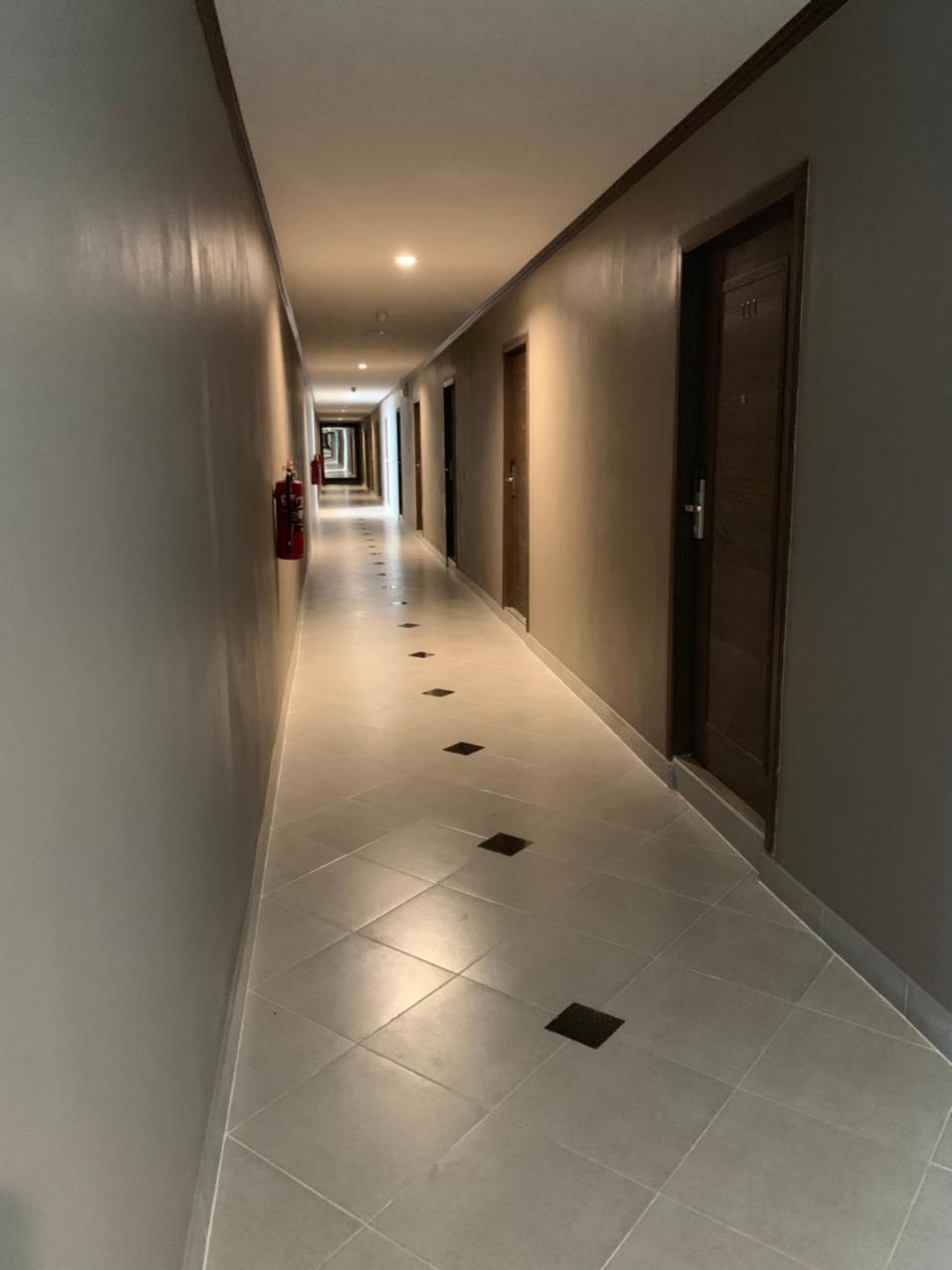 โรงแรมมาลินี Surin Exteriör bild