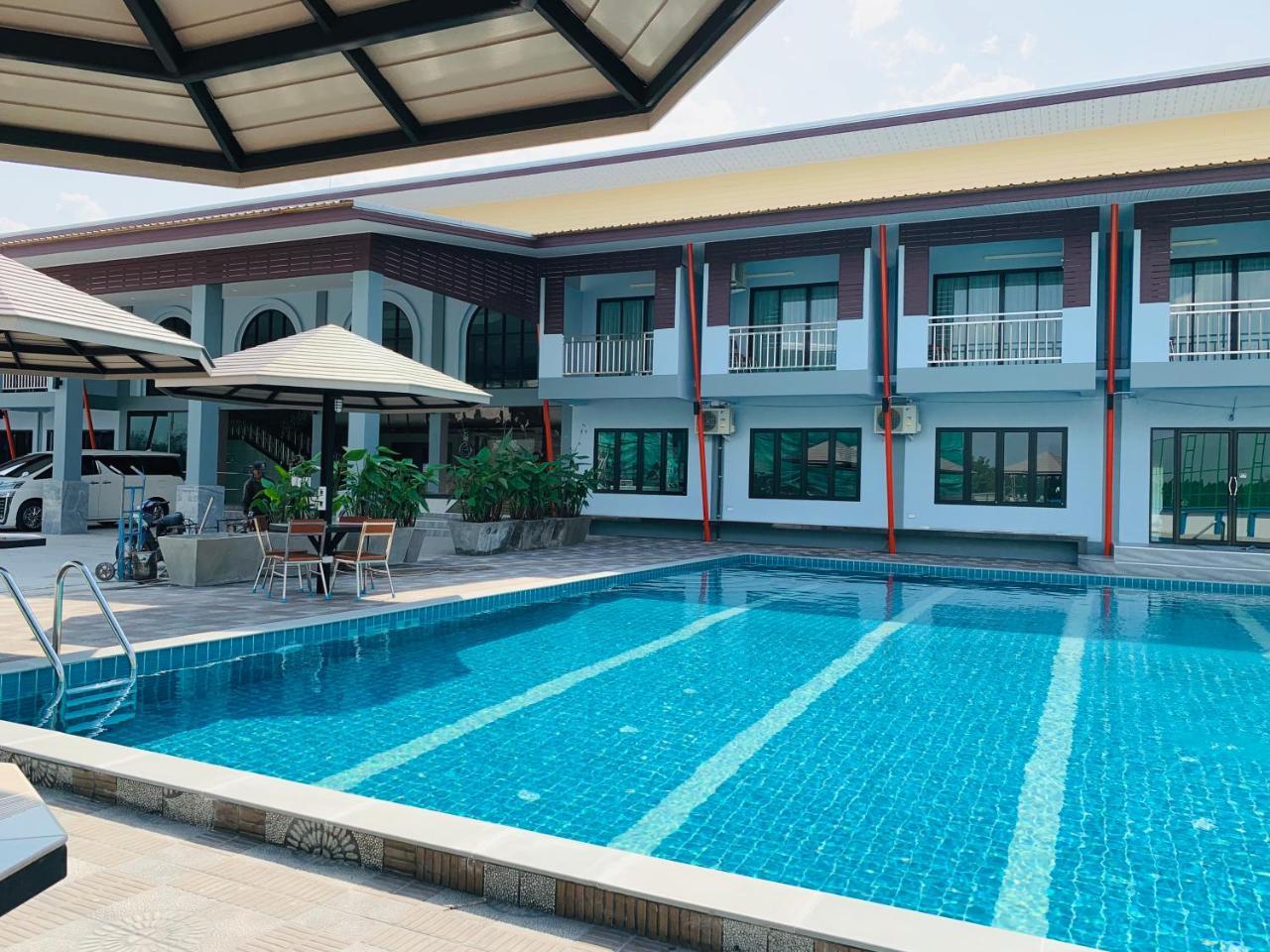 โรงแรมมาลินี Surin Exteriör bild